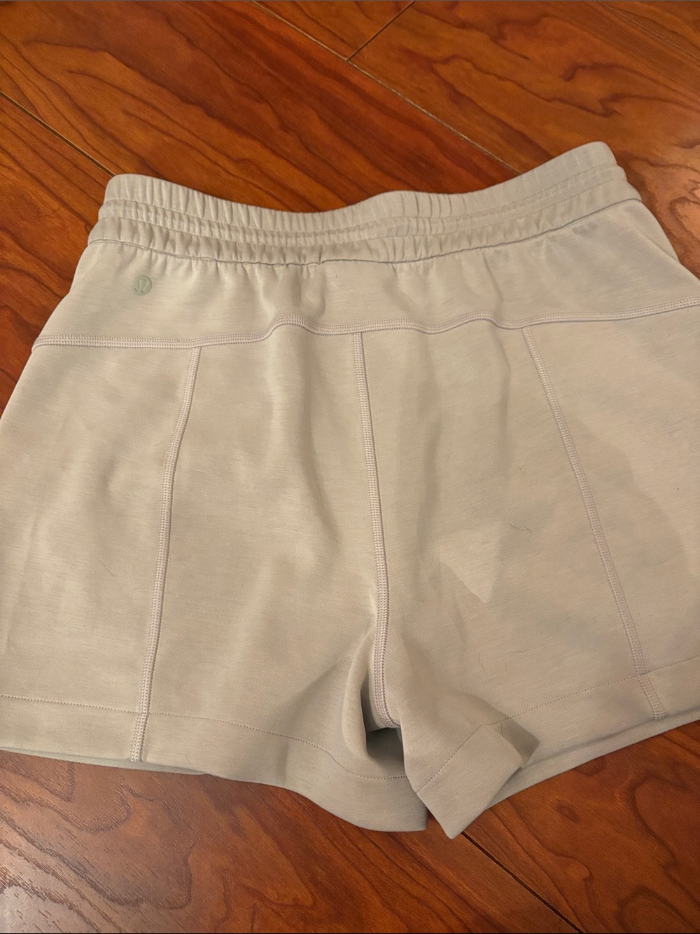 Lululemon shorts - Picture 6 of 8